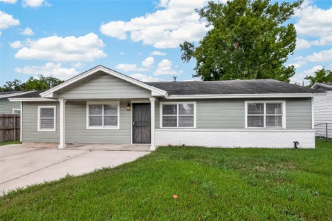 Photo of 3119 Brea Crest Street, Houston, TX 77093 (MLS # 64844704)