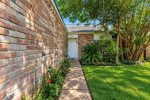 Photo of 13307 Robinglen Drive, Houston, TX 77083 (MLS # 85833239)