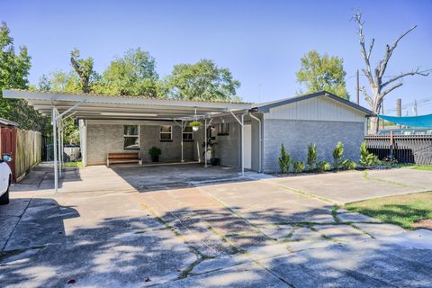 Tiny photo for 5907 Nancy Ann Street, Houston, TX 77009 (MLS # 19763062)