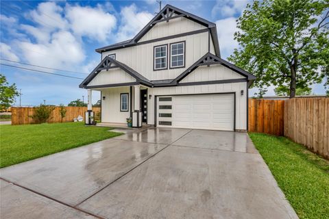 Photo of 3168 Golfcrest Blvd, Houston, TX 77087 (MLS # 28817689)