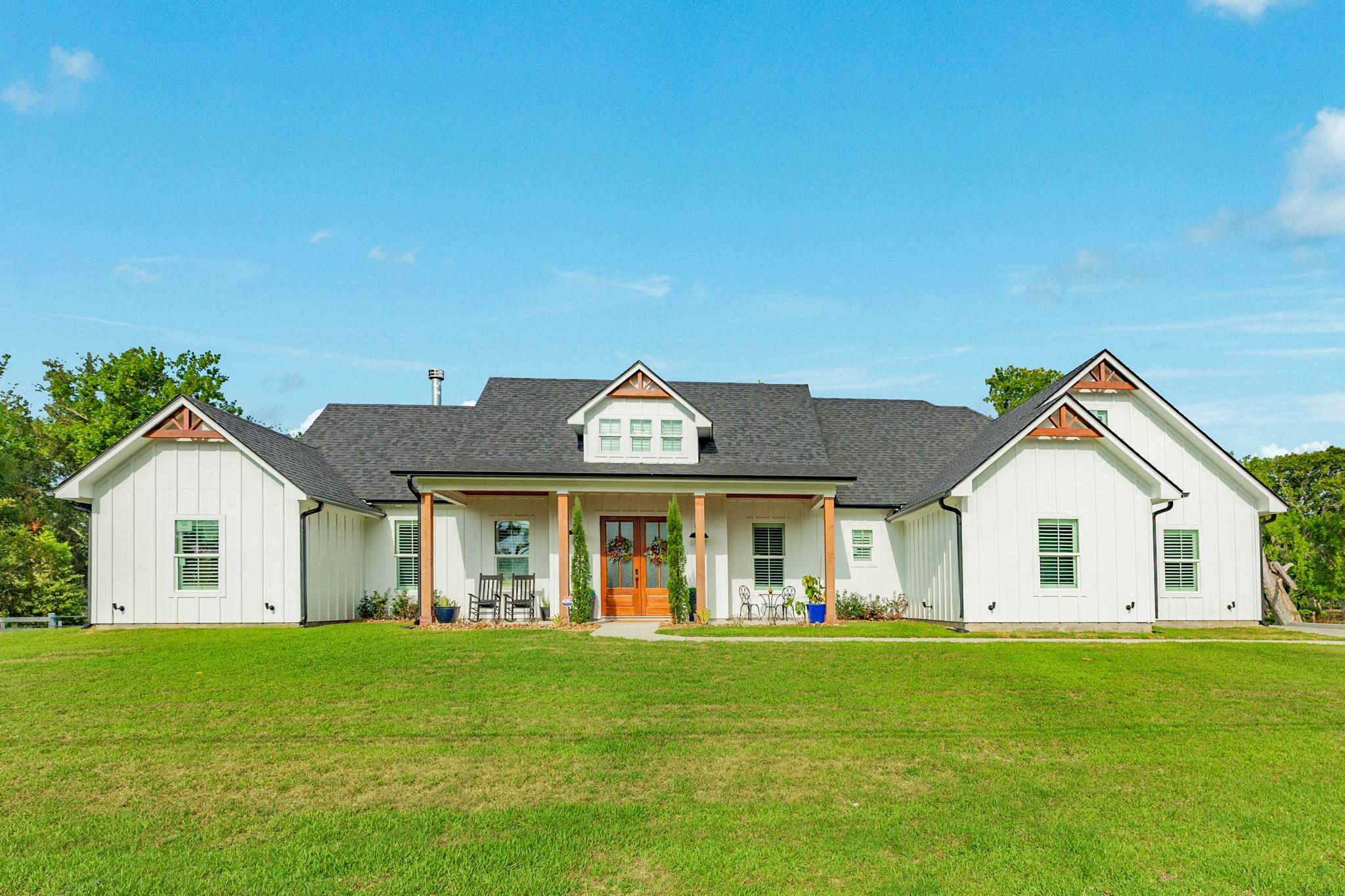 206 Black Oak Dr