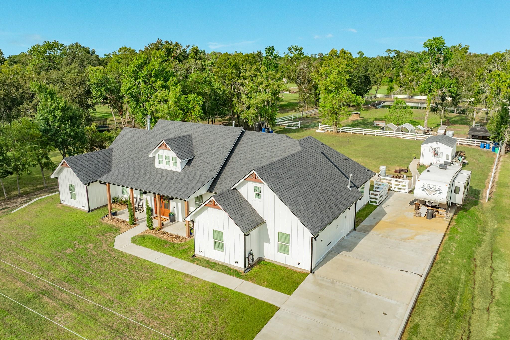 206 Black Oak Dr