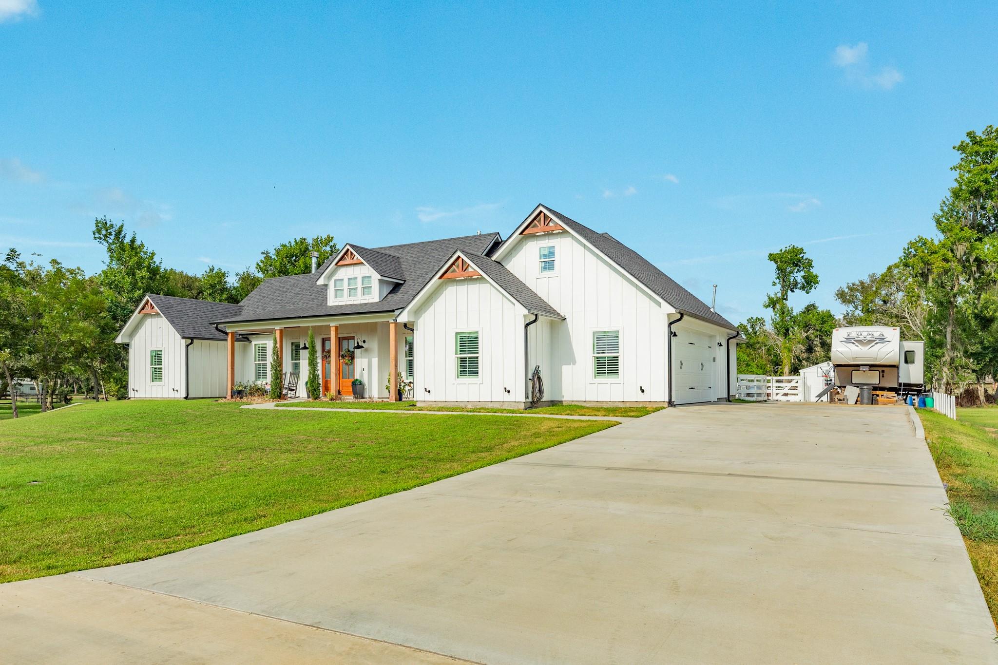 206 Black Oak Dr