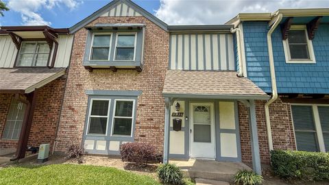 Photo of 2226 Triway Lane #100, Houston, TX 77043 (MLS # 94151341)
