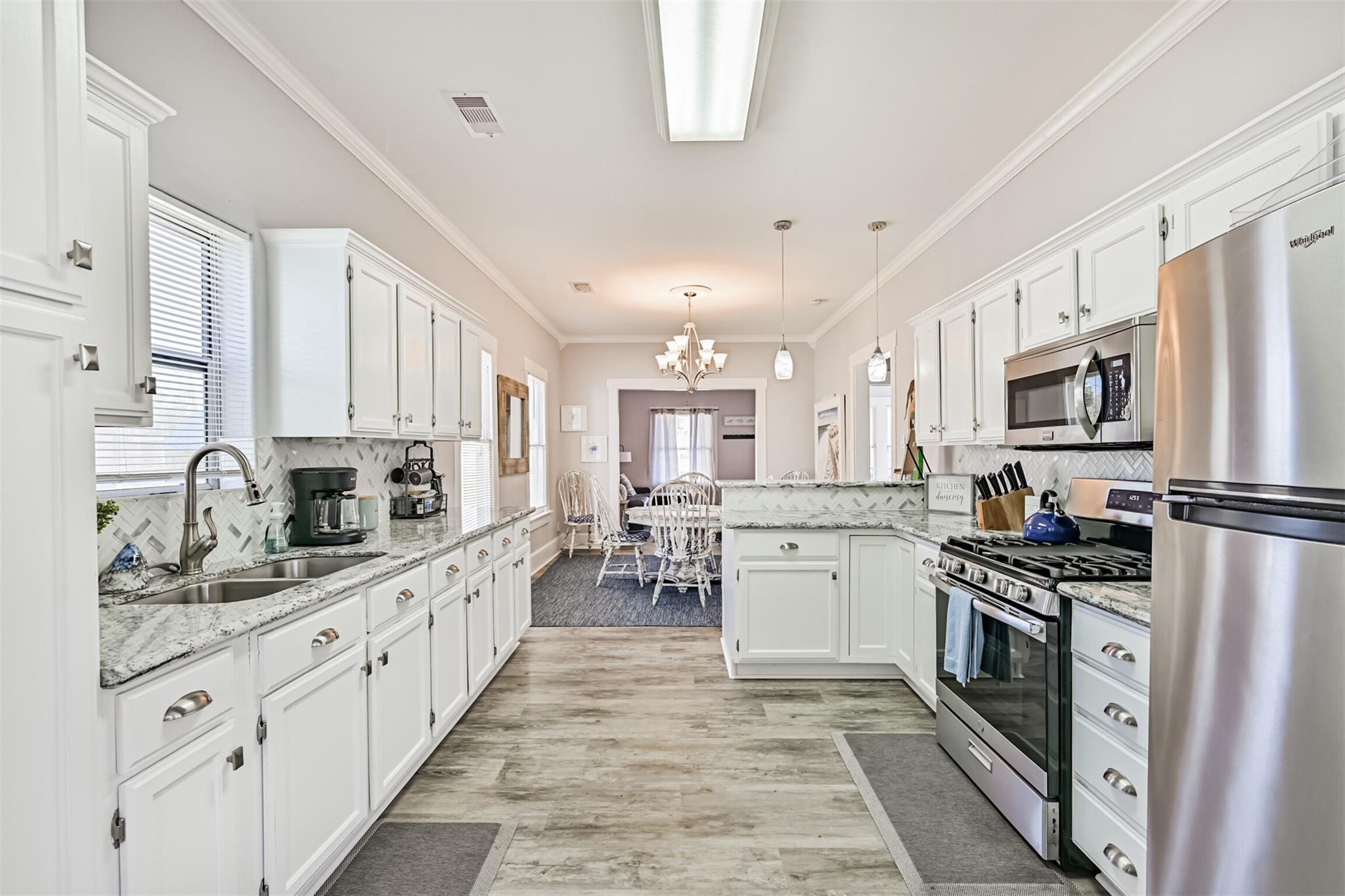 Galveston, Texas 77550, United States, 2 Bedrooms Bedrooms, ,1 BathroomBathrooms,Residential,Active,229316