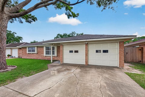 Tiny photo for 7415 Troulon Drive, Houston, TX 77074 (MLS # 29391786)