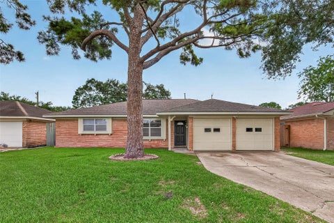 Tiny photo for 7415 Troulon Drive, Houston, TX 77074 (MLS # 29391786)