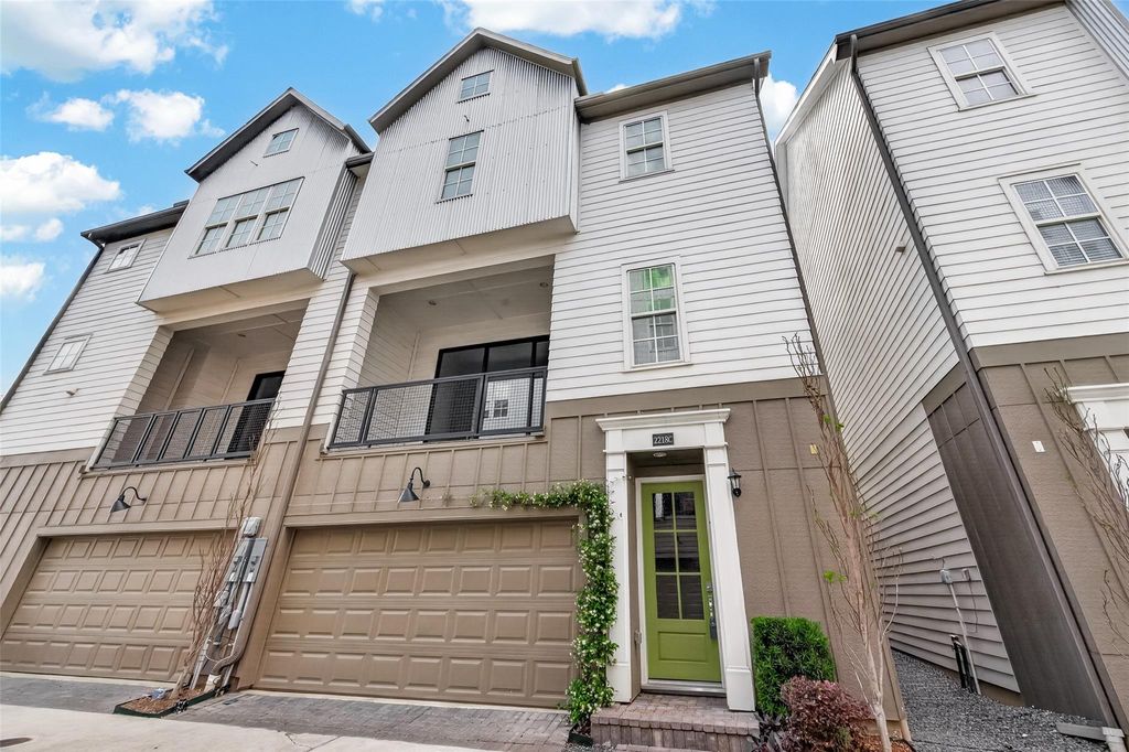 Photo of 2218 Lou Ellen Lane, Houston, TX 77018 (MLS # 66753999)