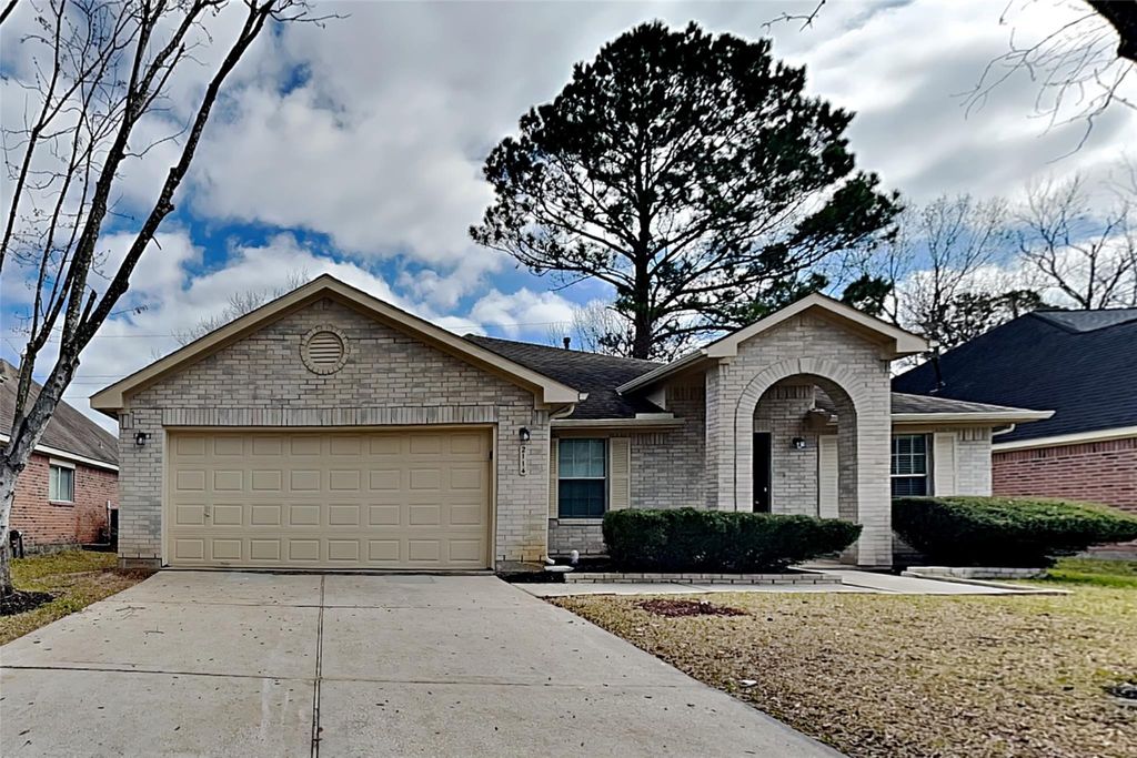 Photo of 2114 Blossom Creek Drive, Houston, TX 77339 (MLS # 21663385)