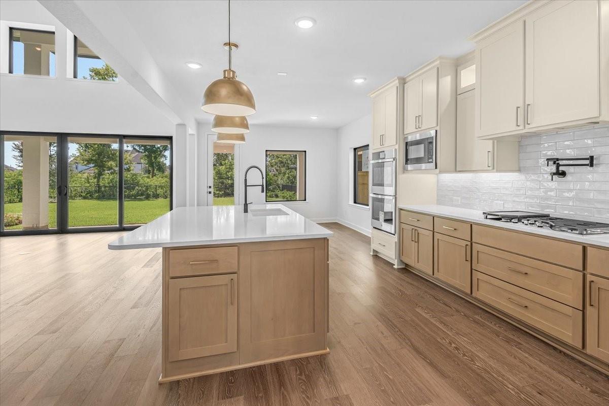 1918 Cathedral Bend Drive