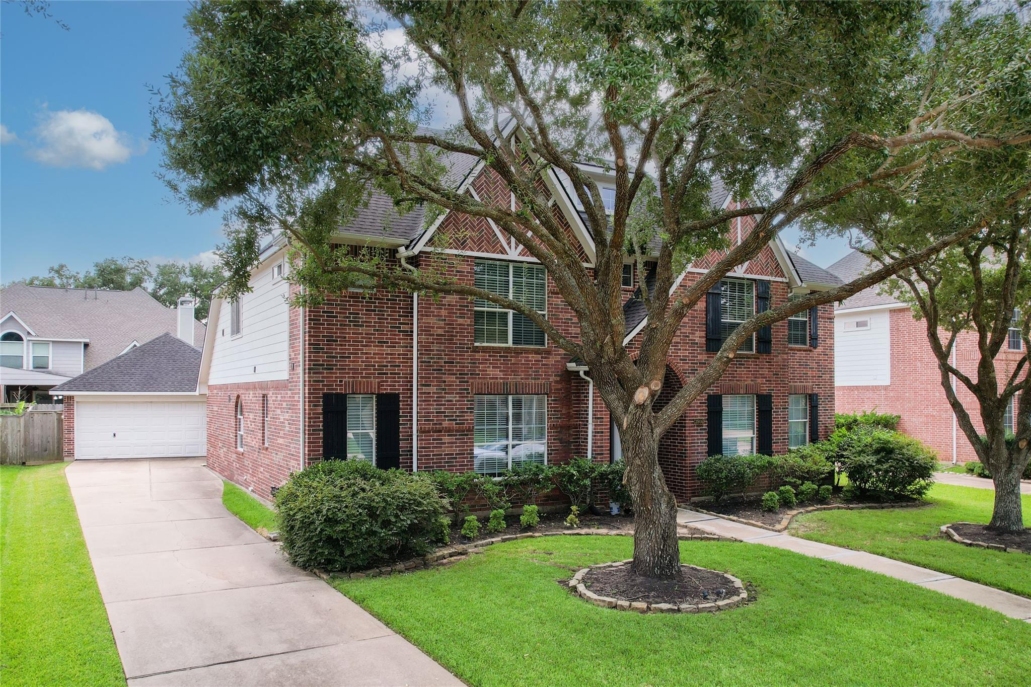 3906 Lakeridge Canyon Drive