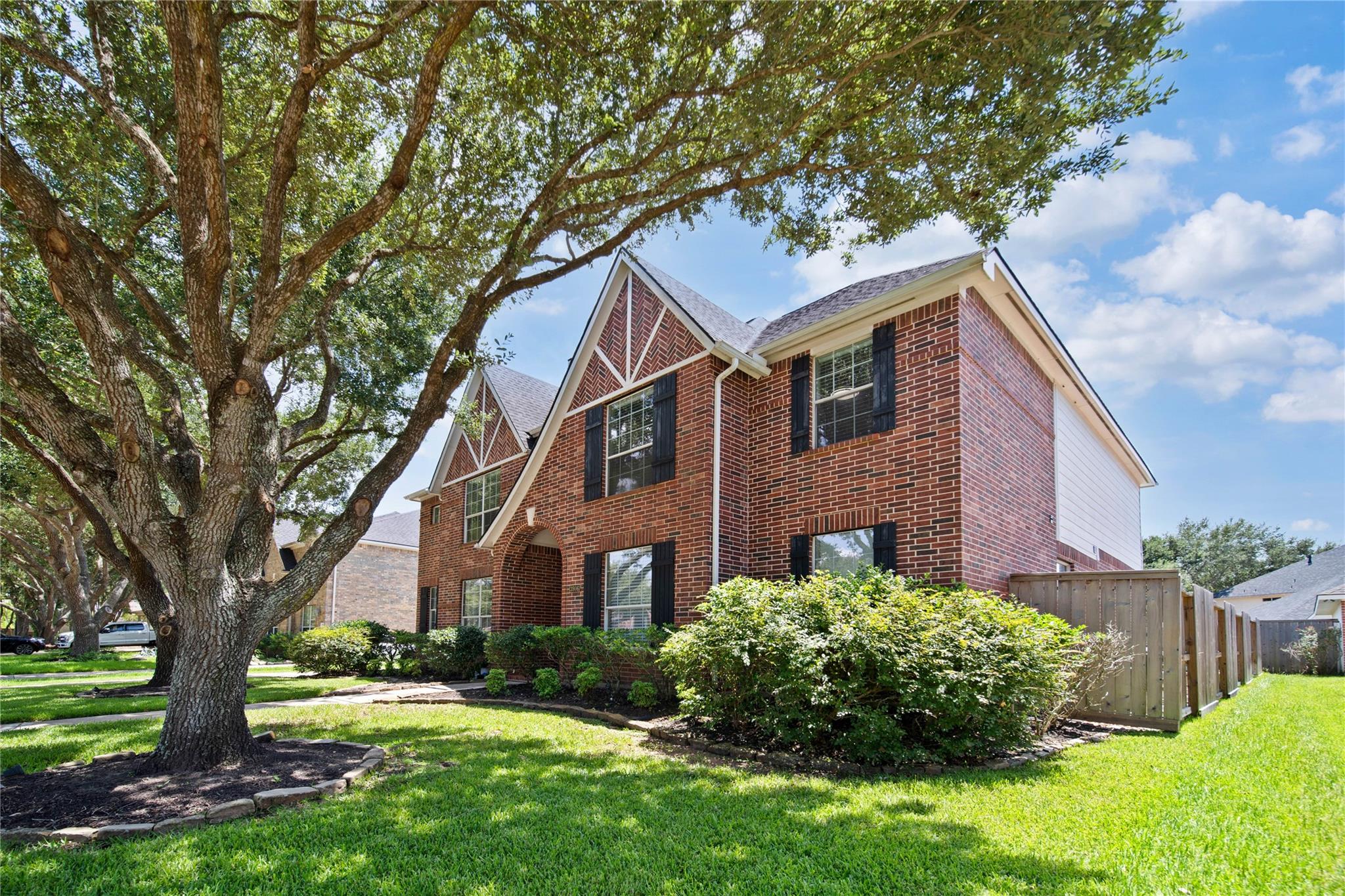 3906 Lakeridge Canyon Drive