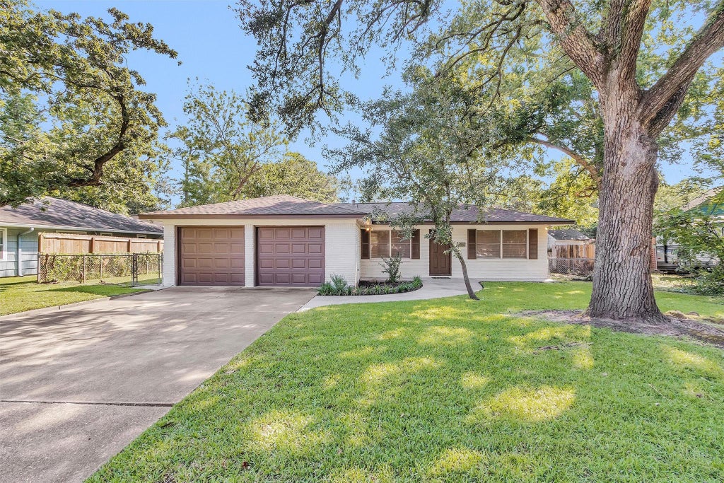 Photo of 1510 N San Jacinto Street, Conroe, TX 77301 (MLS # 6298391)