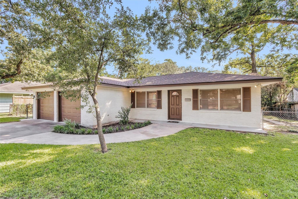 Photo of 1510 N San Jacinto Street, Conroe, TX 77301 (MLS # 6298391)