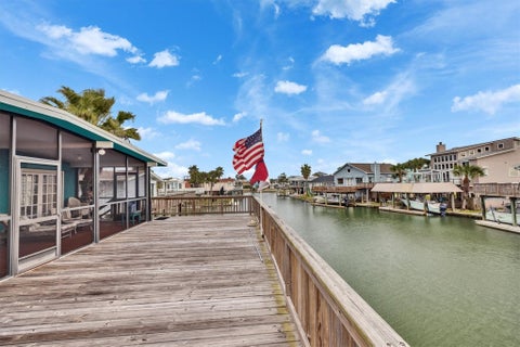 Photo of 16703 Curlew Road Road, Jamaica Beach, TX 77554 (MLS # 37145456)