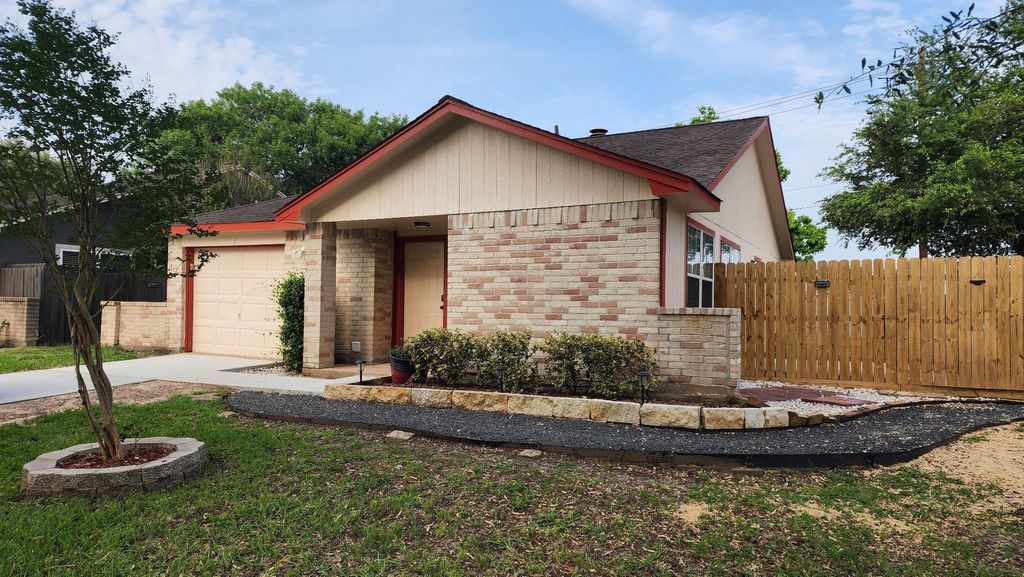 Photo of 10735 Parkland Woods Drive, Sugar Land, TX 77498 (MLS # 18735834)