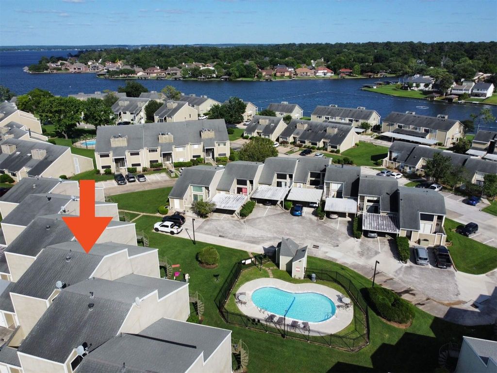 Photo of 48 April Point Drive S, Conroe, TX 77356 (MLS # 17205816)