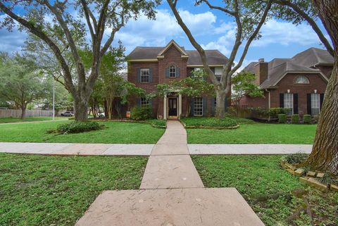 Photo of 1003 Clarenda Falls Drive, Sugar Land, TX 77479 (MLS # 61000442)