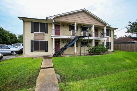 Photo of 9406 Grannis Street #D, Houston, TX 77075 (MLS # 82122363)