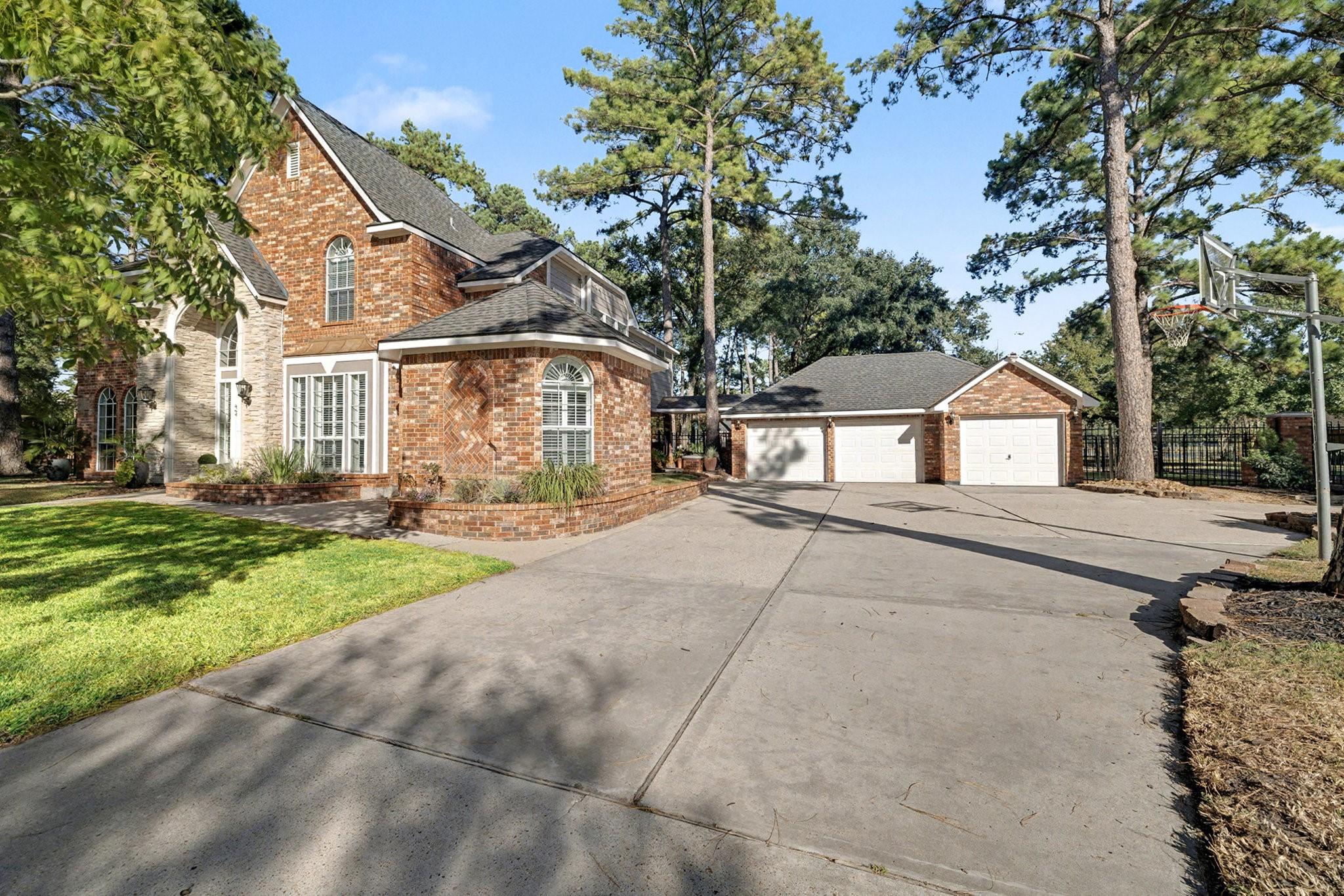 15912 Rosethorn Court