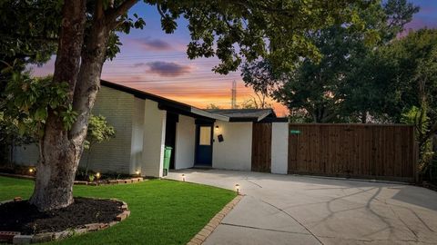 Photo of 11103 Greenwillow Street, Houston, TX 77035 (MLS # 97298826)