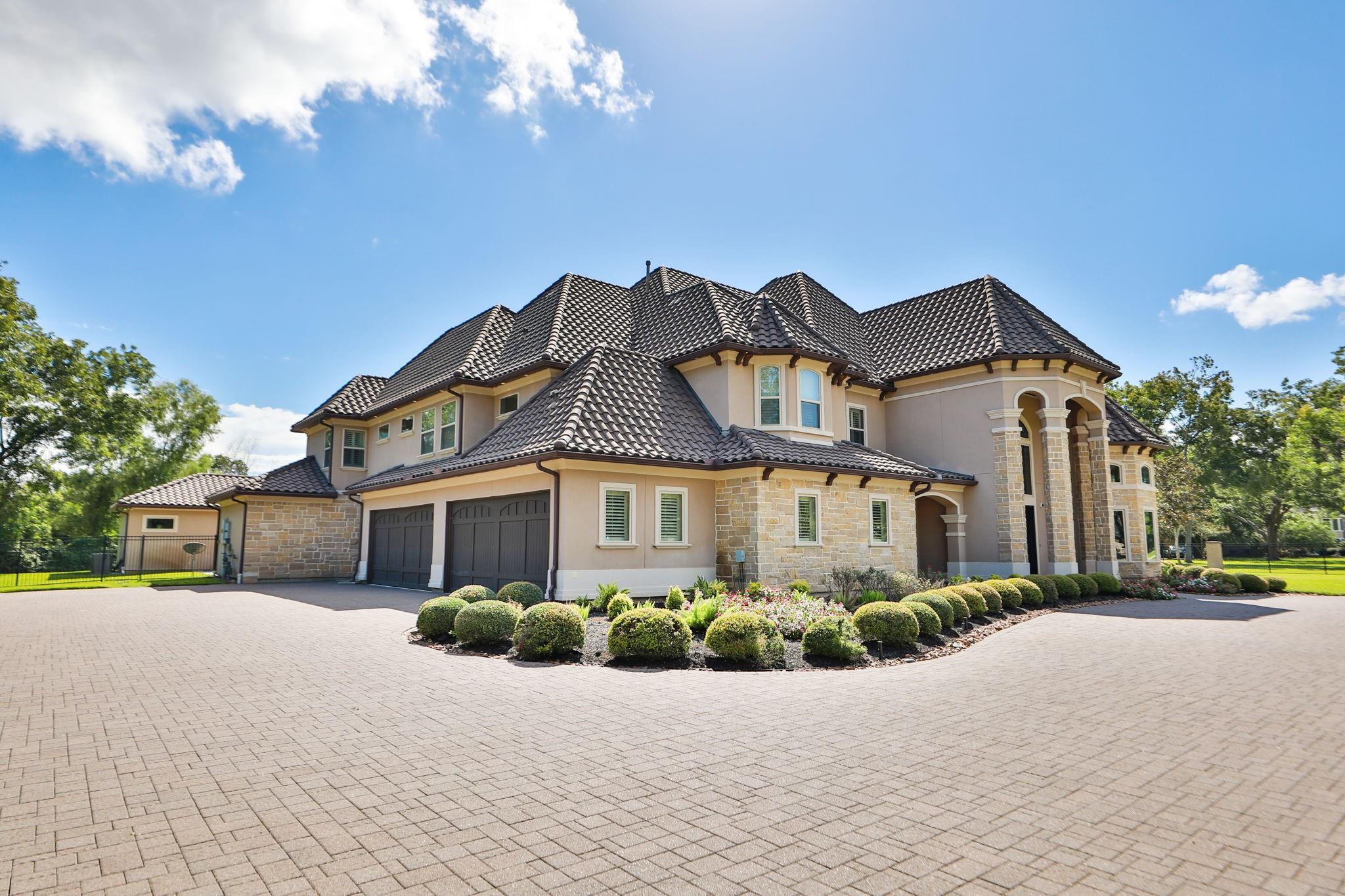 11 Westpoint Drive