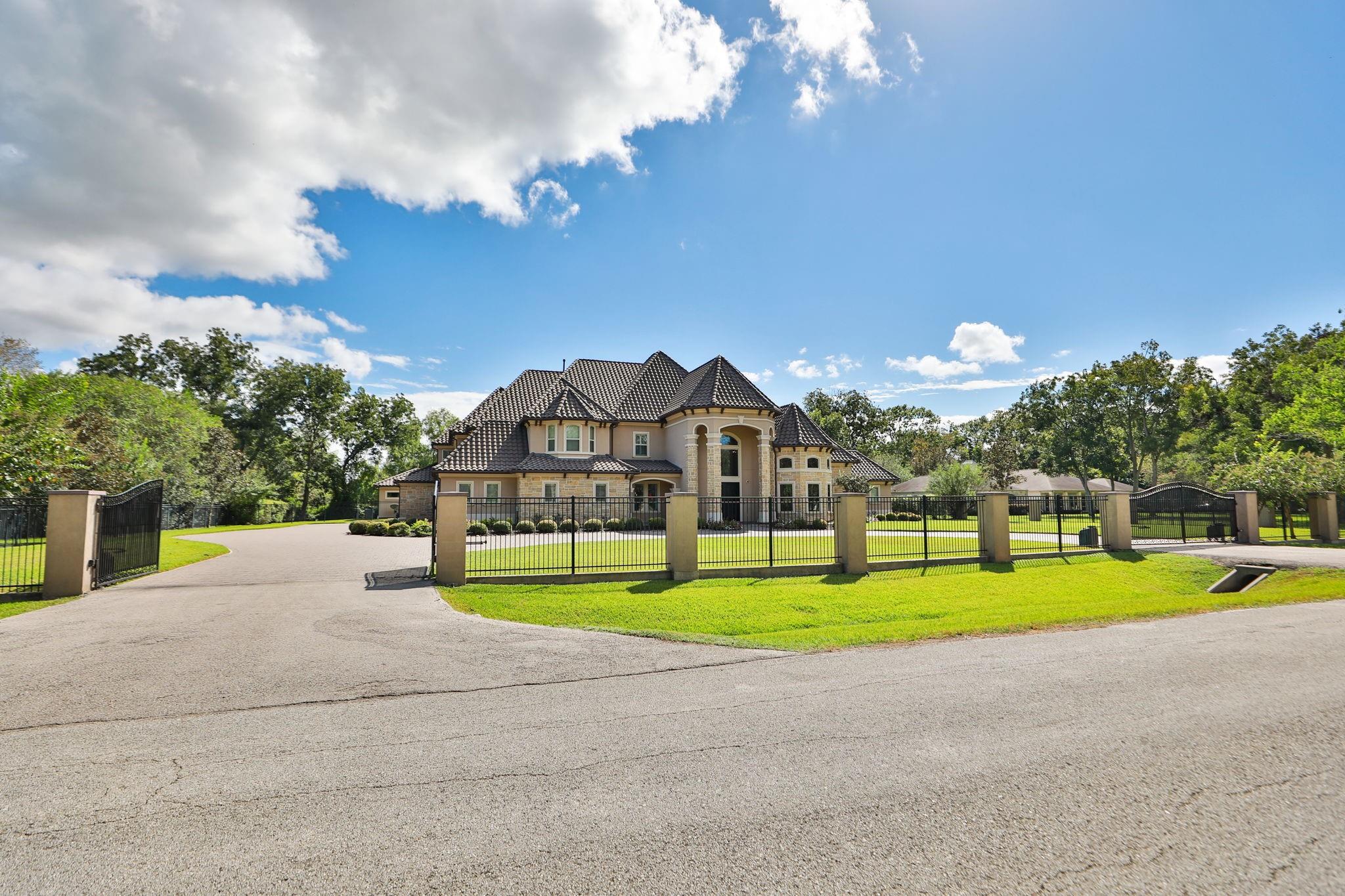 11 Westpoint Drive