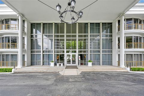 Photo of 5050 Ambassador Way #314, Houston, TX 77056 (MLS # 54561851)