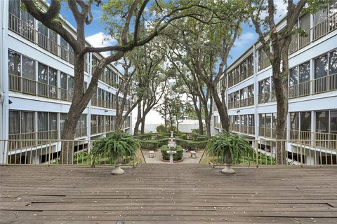 Tiny photo for 5050 Ambassador Way #314, Houston, TX 77056 (MLS # 54561851)