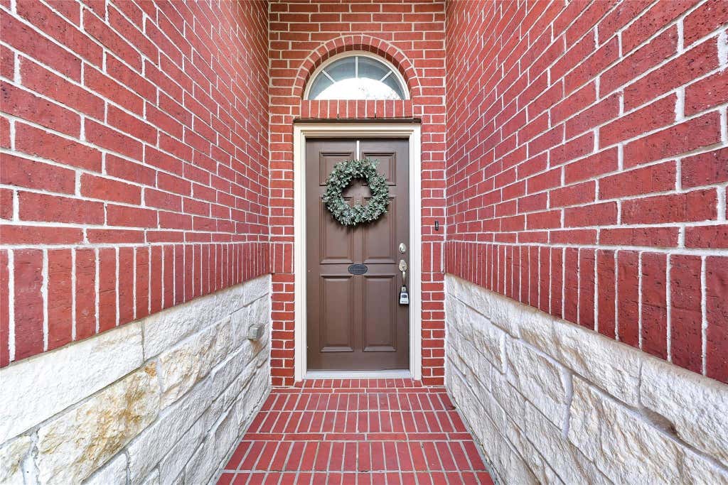 Photo of 31 Hearthwick Road, Tomball, TX 77375 (MLS # 36402970)