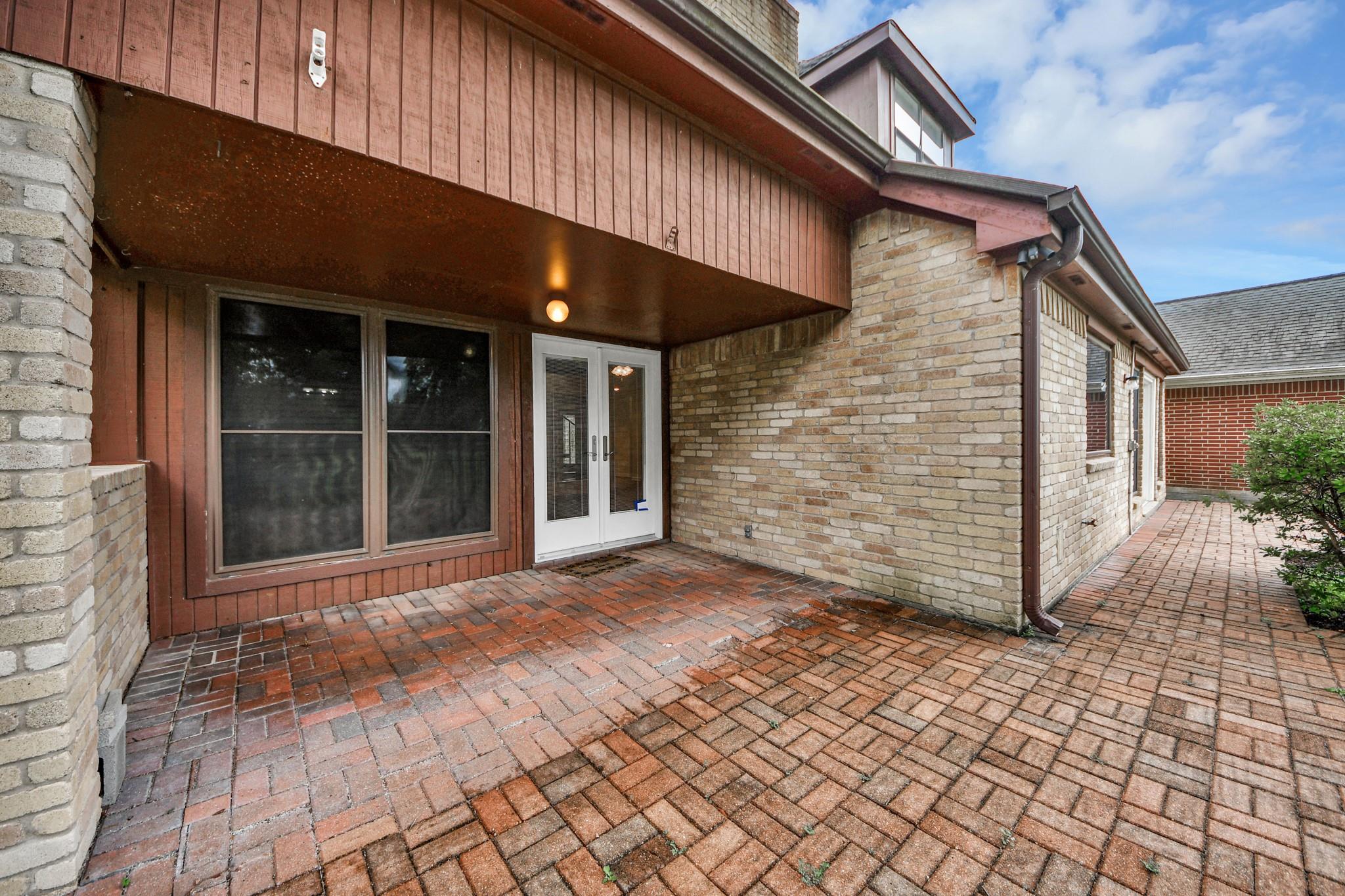 1823 Rock Fence Drive