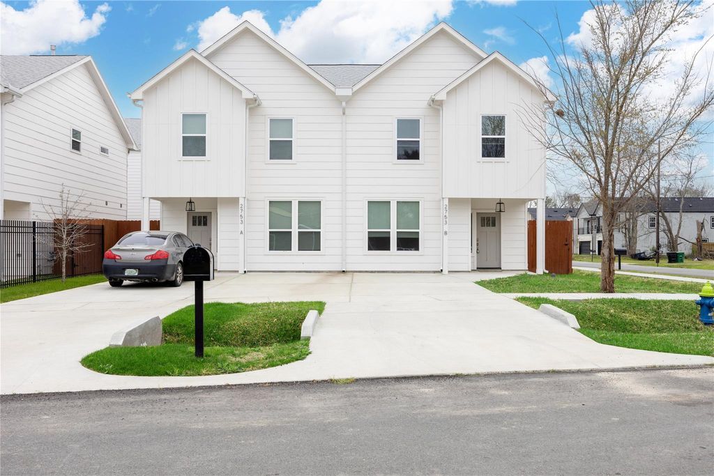 Photo of 2753 Redrock Street #B, Houston, TX 77088 (MLS # 10395387)