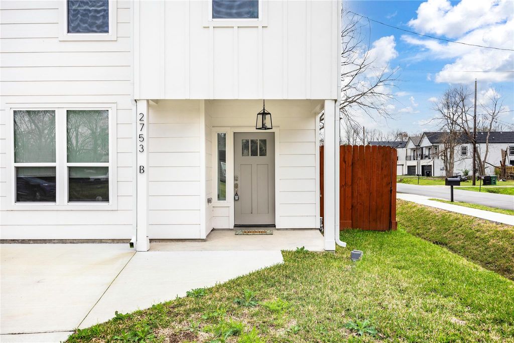 Photo of 2753 Redrock Street #B, Houston, TX 77088 (MLS # 10395387)