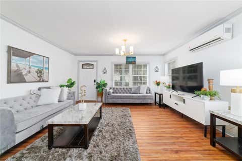 Photo of 1604 W Alabama Street, Houston, TX 77006 (MLS # 66378502)