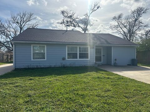 Photo of 430 Center Way Street, Lake Jackson, TX 77566 (MLS # 95710154)