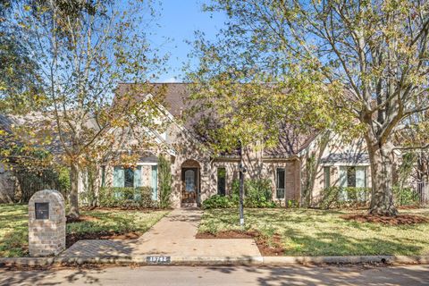 Photo of 15742 Walkwood Drive, Houston, TX 77079 (MLS # 46601341)