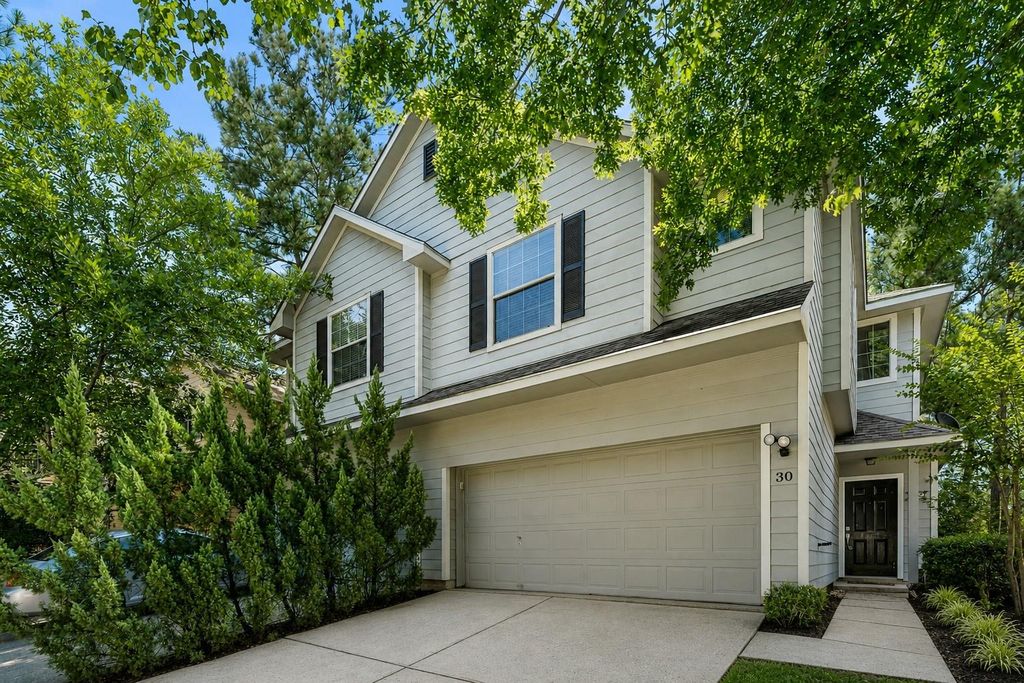 Photo of 30 Blue Creek Place, The Woodlands, TX 77382 (MLS # 47495525)