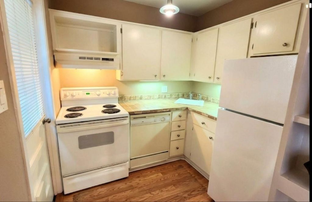 Photo of 1409 Maryland Street #F, Houston, TX 77006 (MLS # 87728930)
