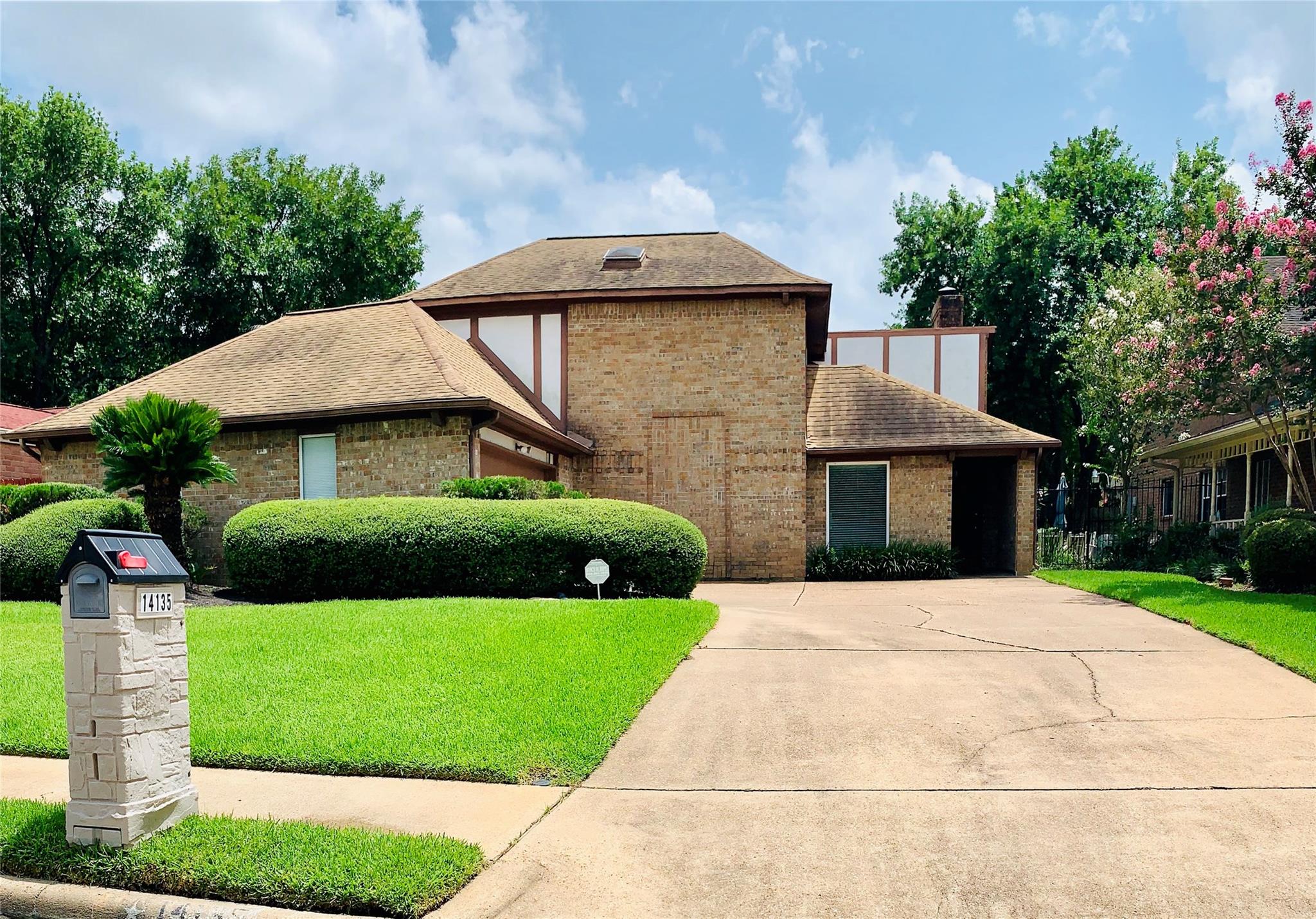 14135 Sandfield Drive