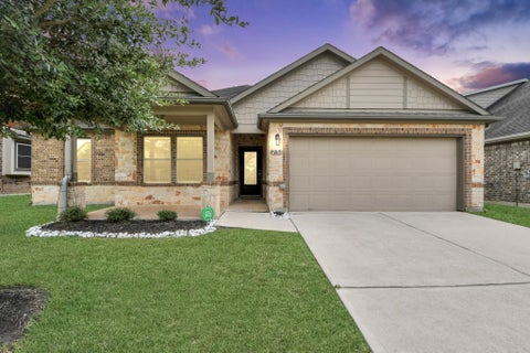 Photo of 731 Rim Water Drive, Alvin, TX 77511 (MLS # 2983544)