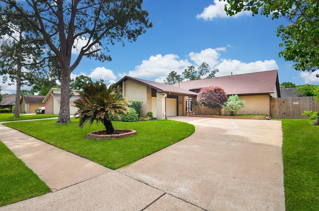 Photo of 15615 Four Leaf Drive, Houston, TX 77084 (MLS # 45243942)