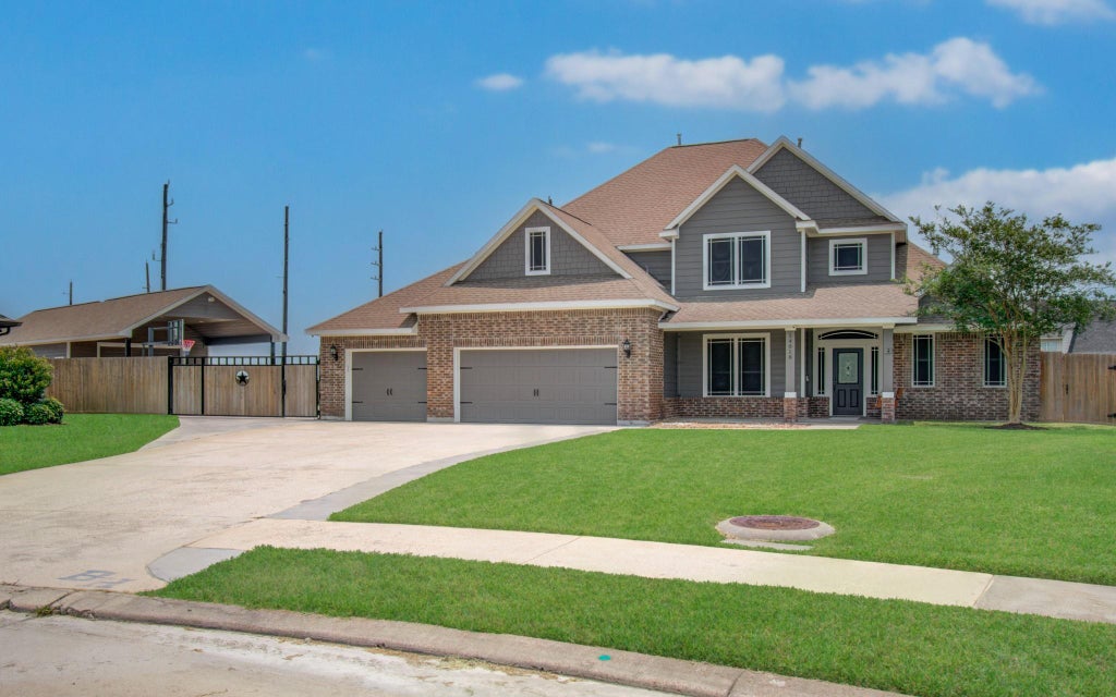 Photo of 14018 Hawthorne Circle, Mont Belvieu, TX 77523 (MLS # 33796144)