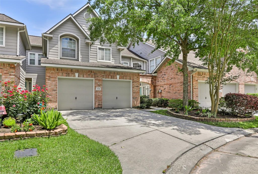 Photo of 2346 Summit Way Court, Houston, TX 77339 (MLS # 31492405)