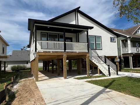 Photo of 226 S Y Street, La Porte, TX 77571 (MLS # 12549058)