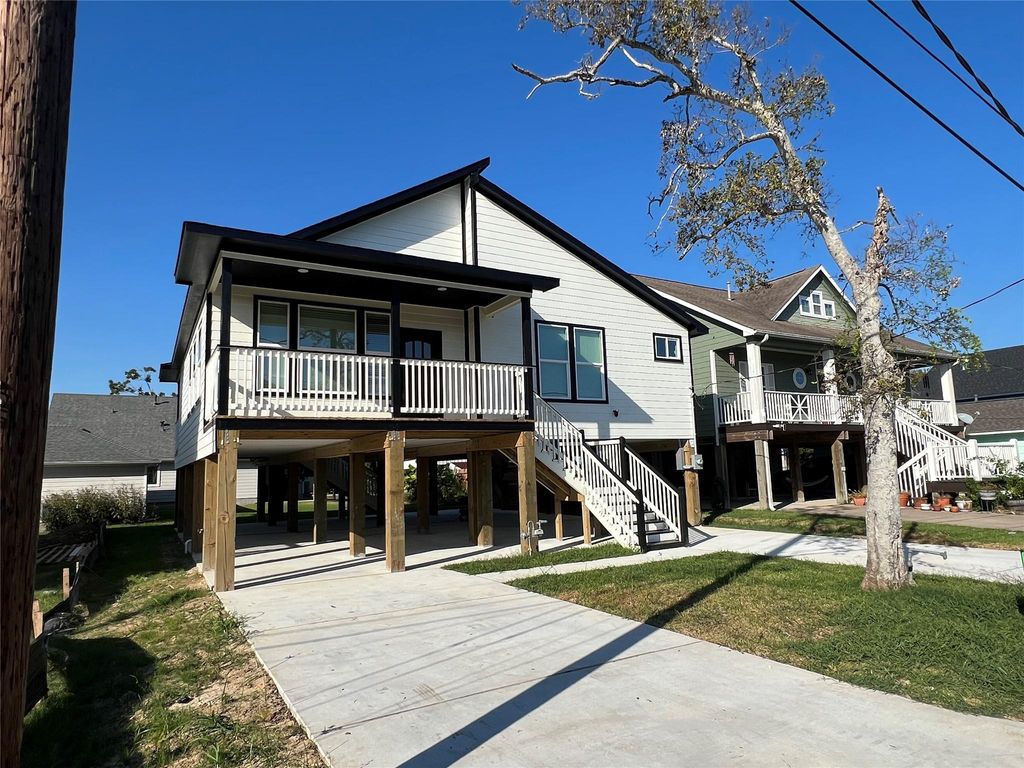 Photo of 226 S Y Street, La Porte, TX 77571 (MLS # 12549058)