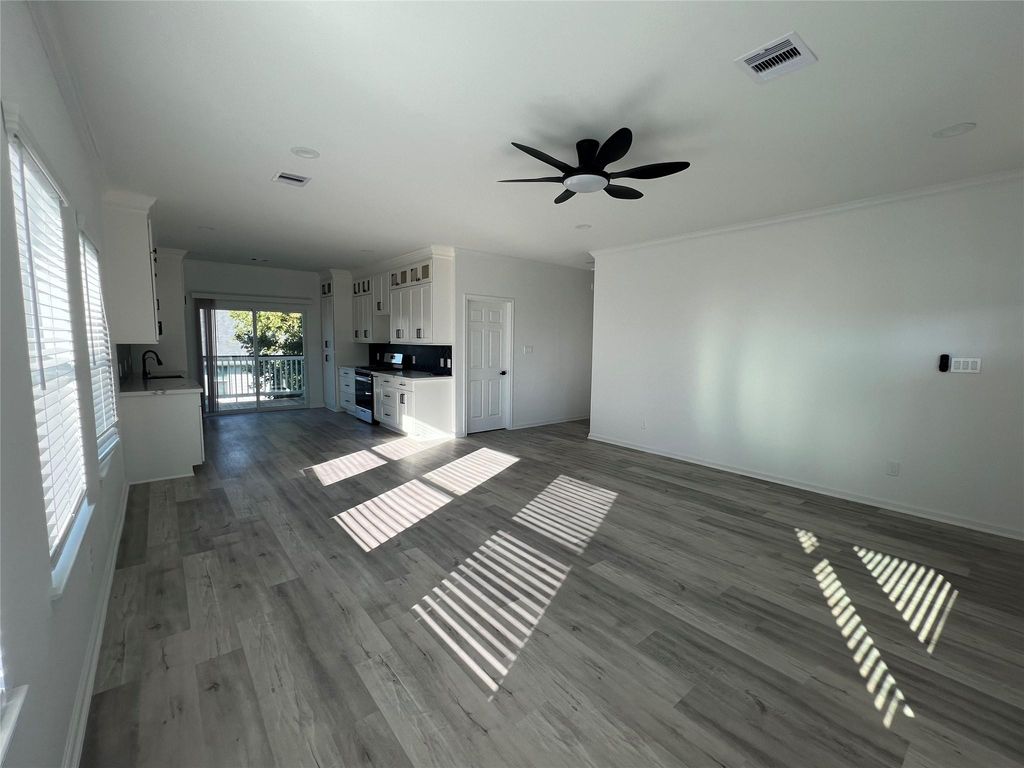 Photo of 226 S Y Street, La Porte, TX 77571 (MLS # 12549058)