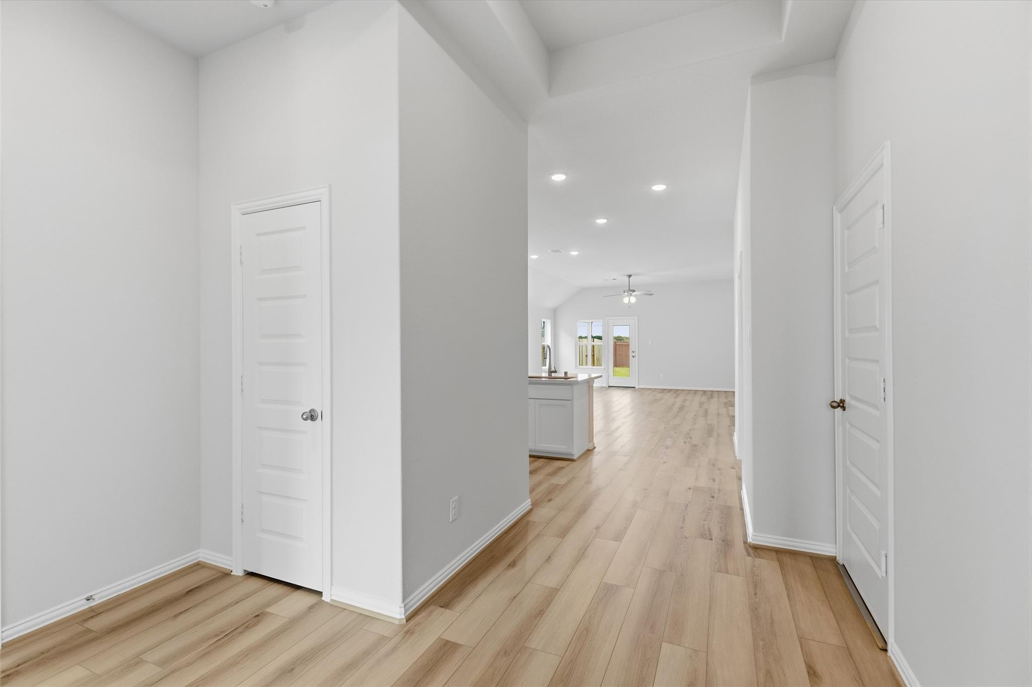 523 Selaura Street