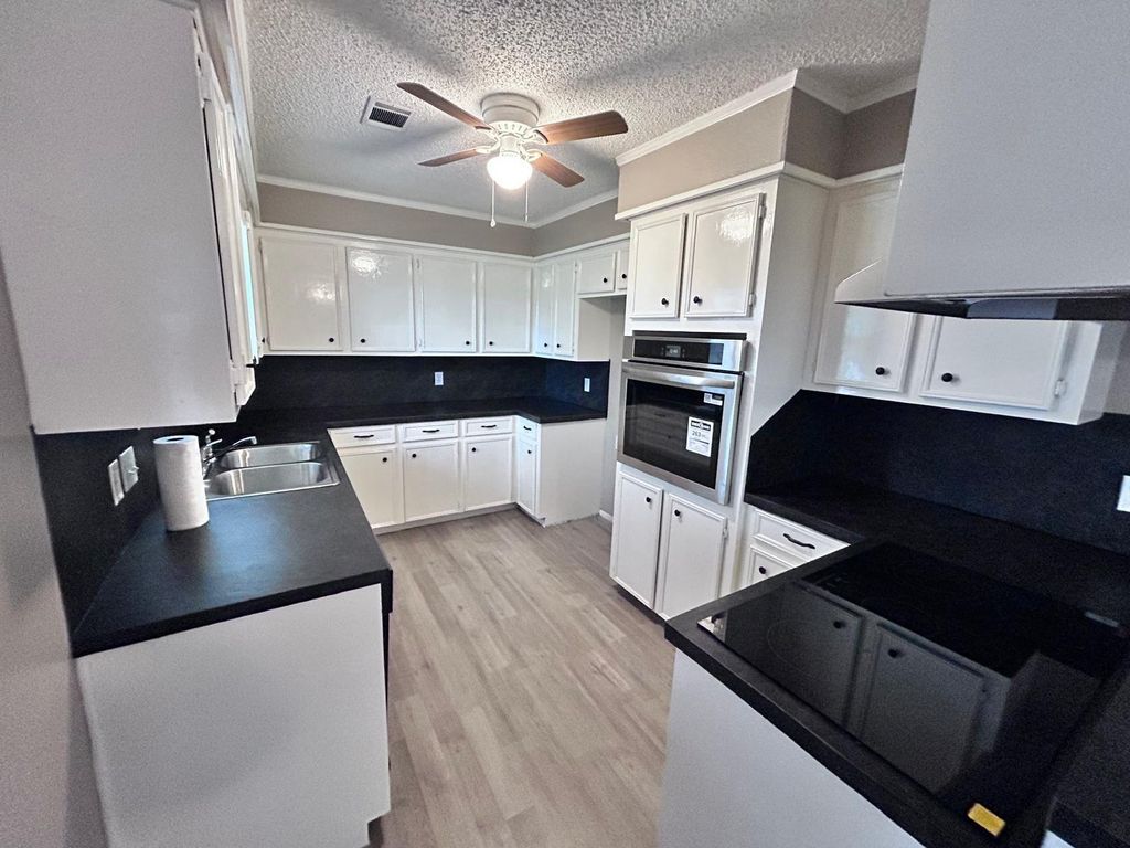 Photo of 4802 24th Street, Dickinson, TX 77539 (MLS # 94651458)