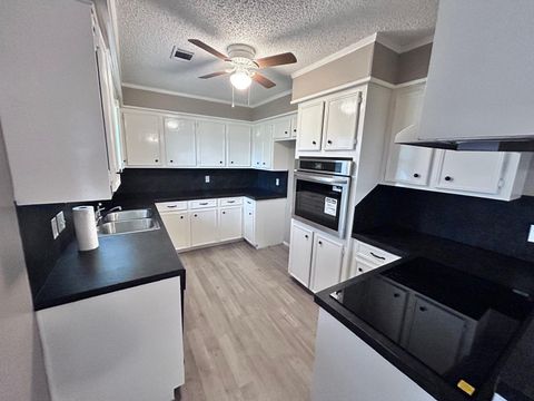 Photo of 4802 24th Street, Dickinson, TX 77539 (MLS # 94651458)