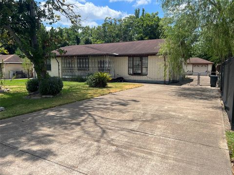 13015 Glenda North Houston TX 77037